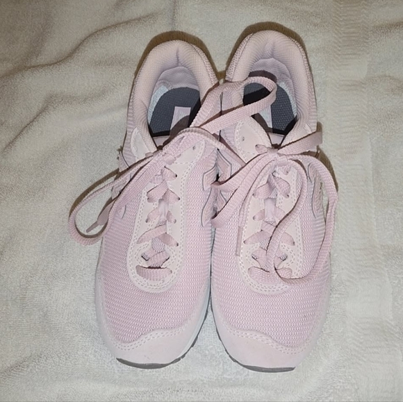 New Balance Pink Athletic Shoes - Picture 2 of 6